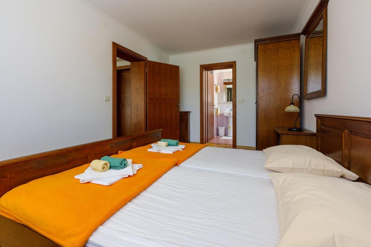 Apartments Robic Selce Exterior foto